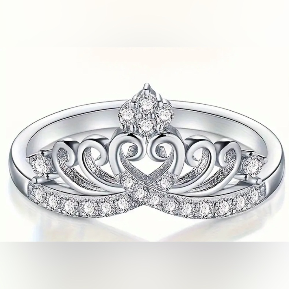 Size 8 - 925 Sterling Silver Ring Sparkling Crown Design Paved Shining Zirconia